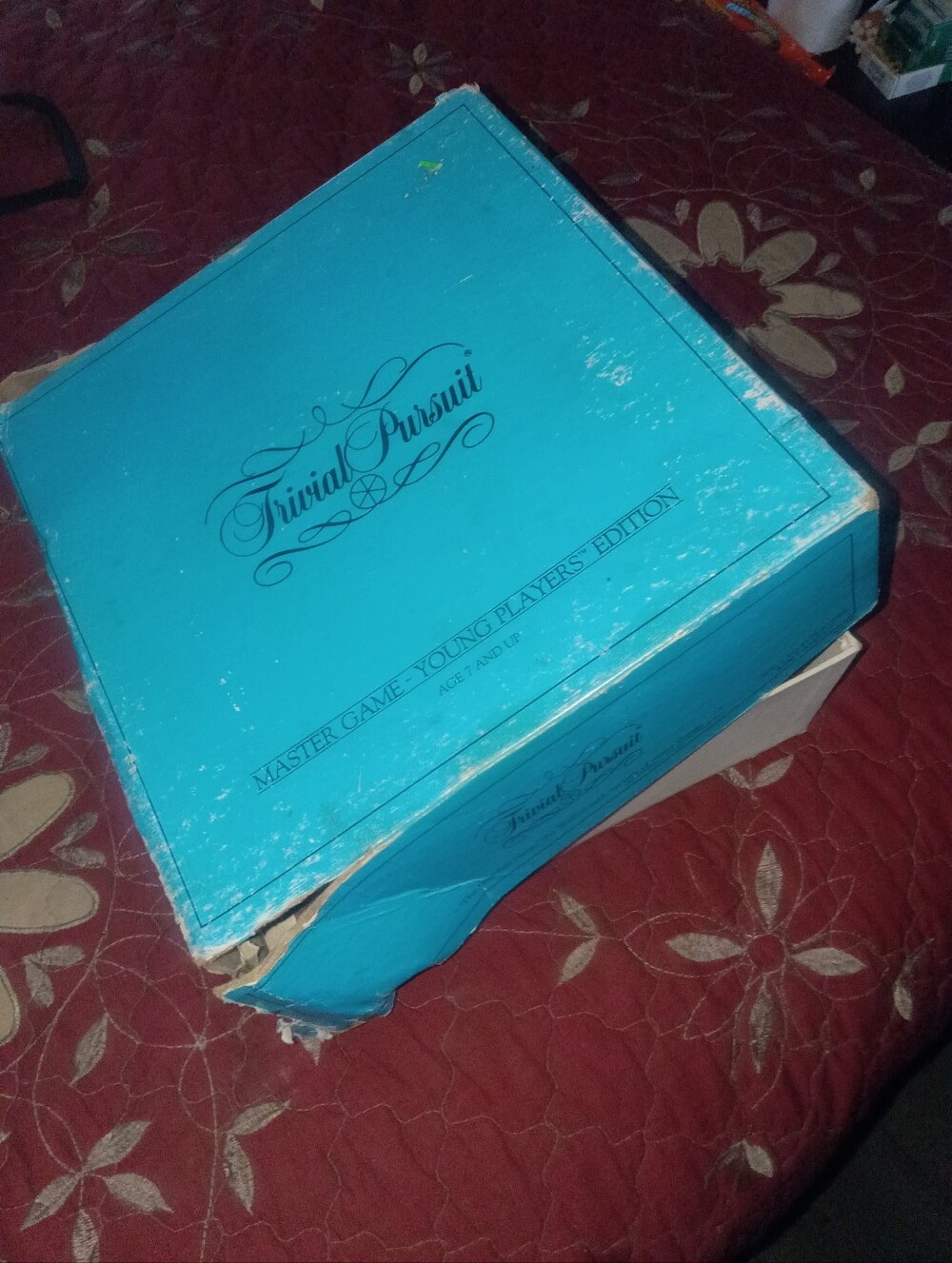 Trivial Pursuit Master Game - Young Players Edition Turquoise Box